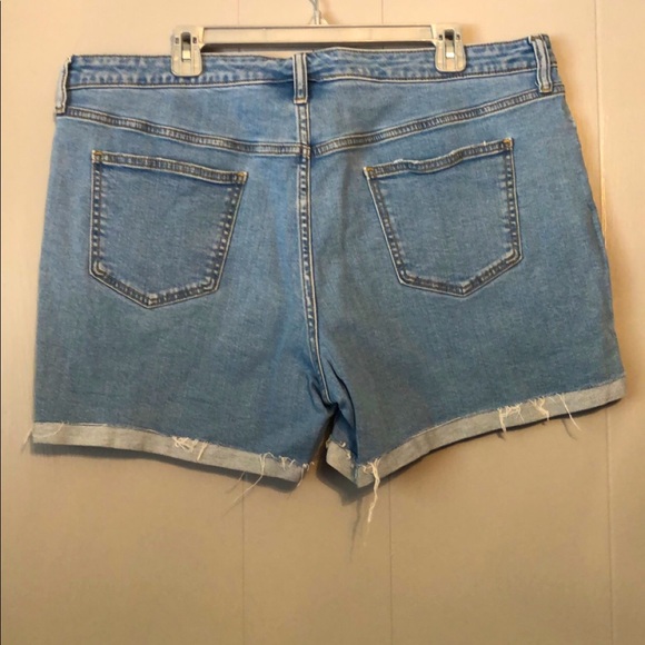 Women’s Mid-Rise Single Cuff Raw Hem Boyfriend - Picture 6 of 7